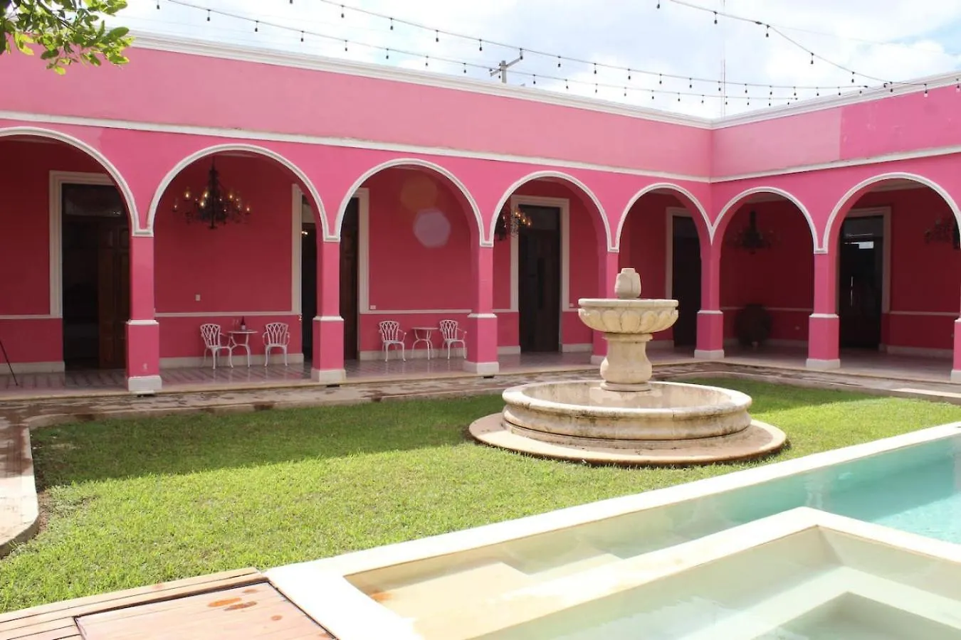 2Br 19Th Century Colonial Hacienda Downtown Merida Mexico